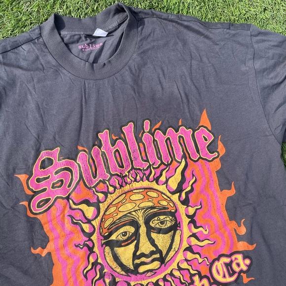 H&M Sublime T-shirt - Picture 3 of 4